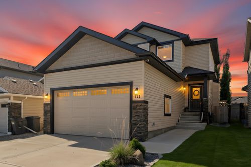 {{alt}} | Card Image