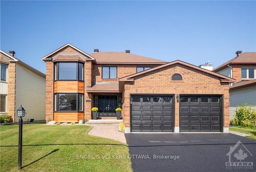 2177 Lenester Ave, Ottawa, ON, K2A4A9 | Card Image