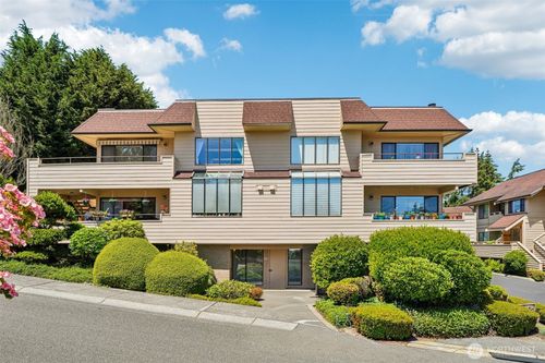 4-910 S 248th St, Des Moines, WA, 98198-3832 | Card Image