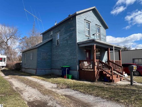 704 Salzburg Ave, Bay City, MI, 48706-5327 | Card Image