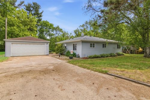3206 Rosewood Ln, Eau Claire, WI, 54703-4840 | Card Image