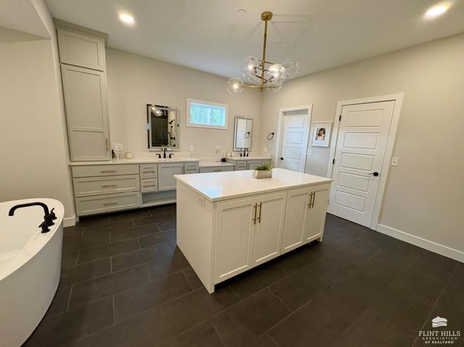 4412 Grande Bluffs Ct, House other with 5 bedrooms, 5 bathrooms and null parking in Manhattan KS | Image 16
