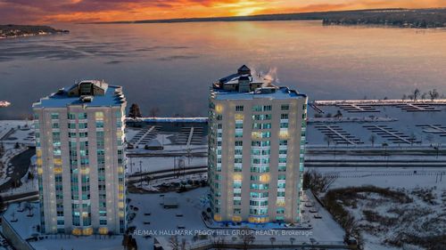 401-2 Toronto St, Barrie, ON, L4N9R2 | Card Image