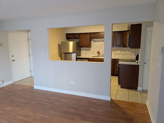 APT-8 - 2361 Bicentennial Ave, Condo with 2 bedrooms, 1 bathrooms and 1 parking in Crest Hill IL | Image 4