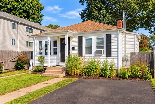 127 Fern St, Warwick, RI, 02889-2407 | Card Image