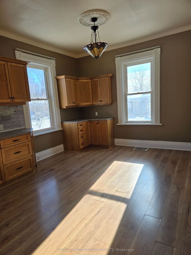 55 Main St S, Home with 6 bedrooms, 2 bathrooms and 6 parking in Forest ON | Image 7