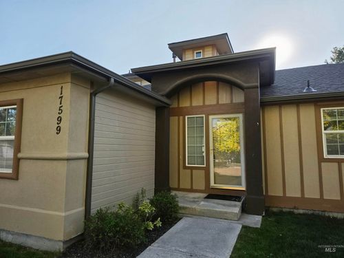 17599 Dark Zebra Way, Nampa, ID, 83687-8168 | Card Image