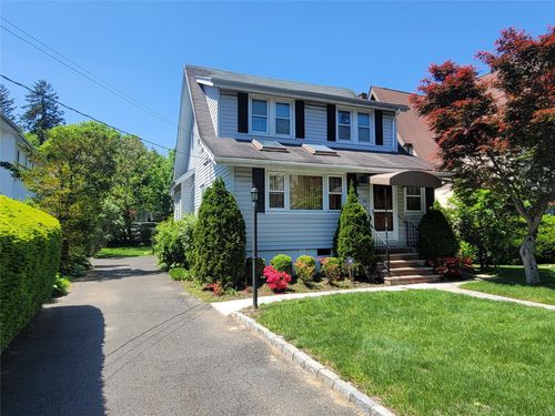42 Longview Ave, White Plains, NY, 10605-1124 | Card Image