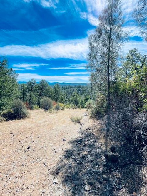 001 Oak Run Rd, Oak Run, CA, 96069 | Card Image