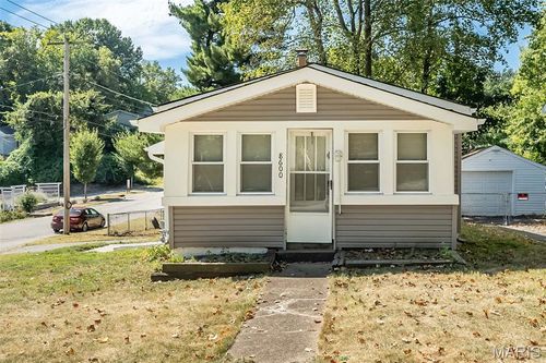 8600 Betty Lee Ave, Saint Louis, MO, 63114-4515 | Card Image