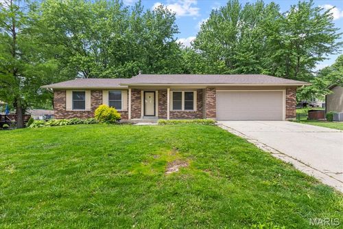 29 Weatherby Dr, Saint Peters, MO, 63376-3240 | Card Image