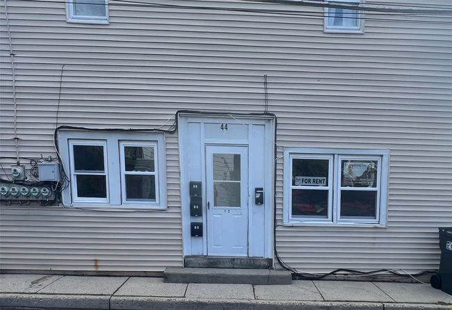 View of exterior entry | Image 16