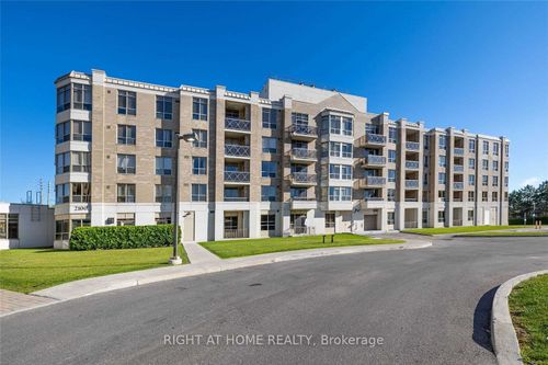 215-2100 John St, Thornhill, ON, L3T7S6 | Card Image