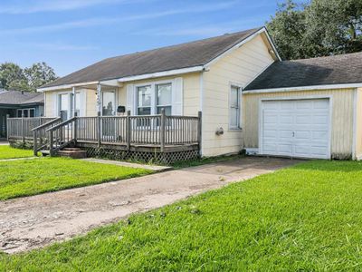 3125 South Drive, House other with 3 bedrooms, 1 bathrooms and null parking in Groves TX | Image 2