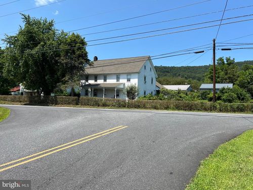 317 Machamer Rd, DOUGLASSVILLE, PA, 19518-9568 | Card Image