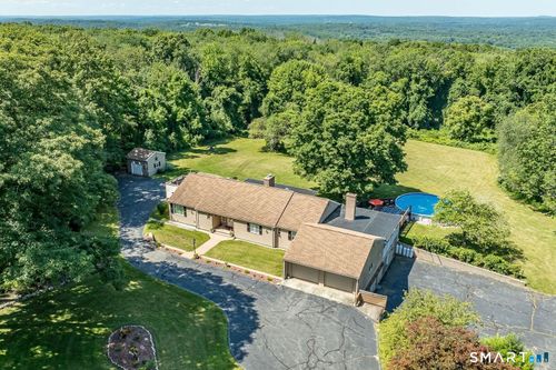 689 Squaw Rock Rd, Moosup, CT, 06354-1746 | Card Image