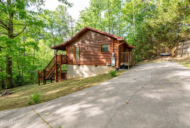 2230 Cove Creek Dr, House other with 2 bedrooms, 2 bathrooms and null parking in Sevierville TN | Image 20
