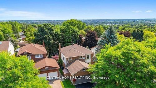 30 Moffat Cres, Aurora, ON, L4G4Z8 | Card Image