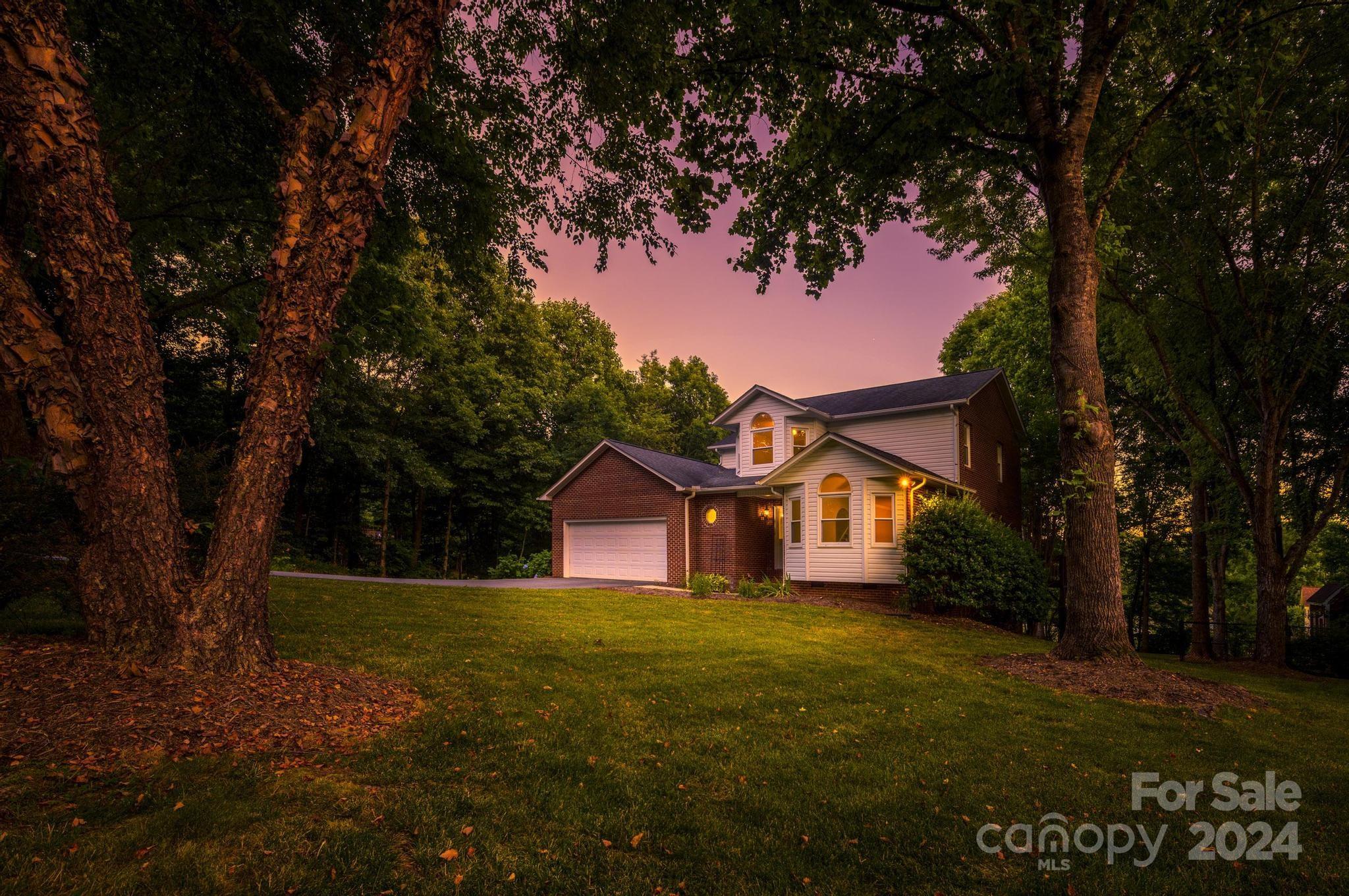 Willowbottom Rd, Hickory, NC 28602