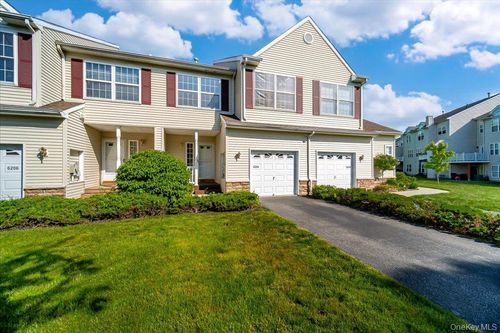 6204 High Ridge Ct, Wappingers Falls, NY, 12590-7528 | Card Image