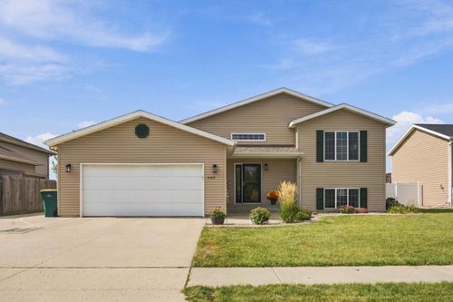 4422 10th St W, West Fargo, ND, 58078-8804 | Card Image