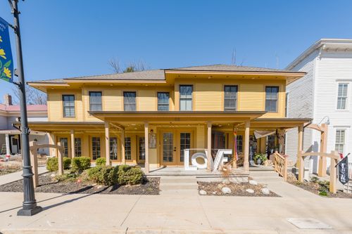 98 W Center St, Douglas, MI, 49406 | Card Image