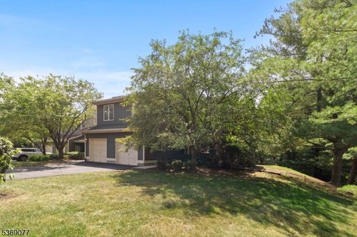 22 Mission Hills Rd, Annandale, NJ, 08801-1636 | Card Image