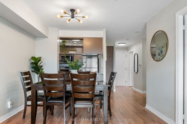 1007 - 30 Herons Hill Way, Condo with 2 bedrooms, 1 bathrooms and 1 parking in North York ON | Image 7