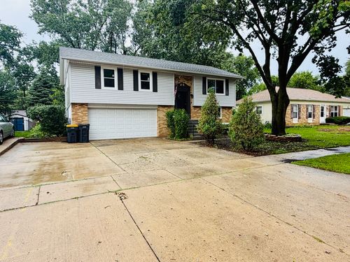 807 Hayward Ave, Streamwood, IL, 60107-3110 | Card Image