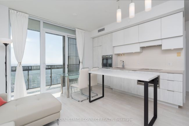 4708 - 8 Eglinton Ave E, Condo with 2 bedrooms, 2 bathrooms and null parking in Toronto ON | Image 9