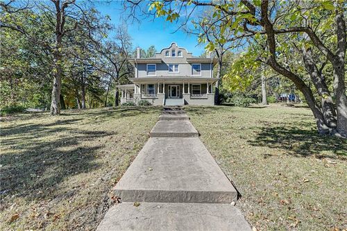 221 W Front St, Bonner Springs, KS, 66012-1025 | Card Image
