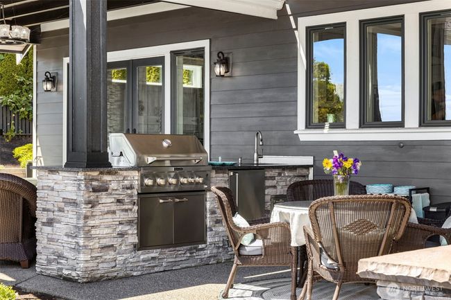 Outdoor kitchen for your entertaining needs! | Image 32