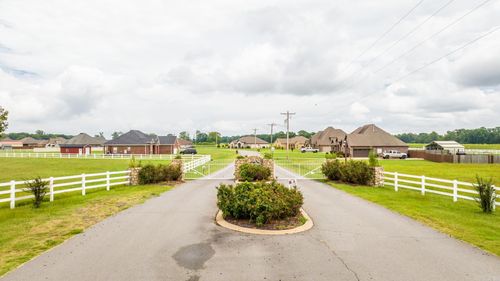13319 Smarty Jones Dr, Scott, AR, 72142-9585 | Card Image