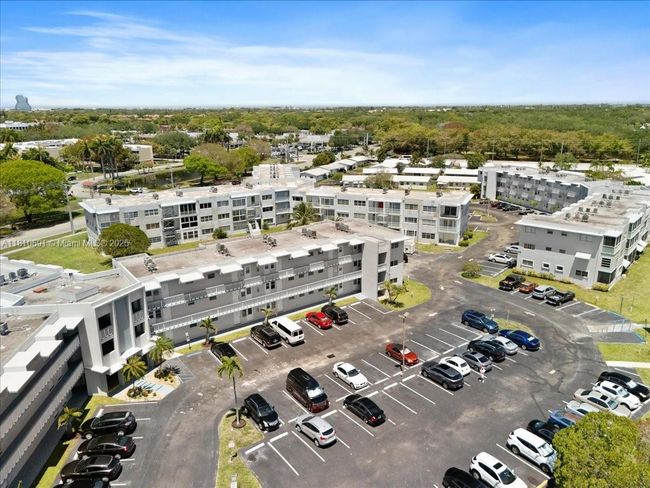 APT-109 - 2200 Park Ln, Condo with 1 bedrooms, 2 bathrooms and null parking in Hollywood FL | Image 34