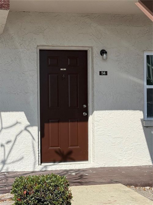 c114-9201 Tudor Drive, TAMPA, FL, 33615 | Card Image