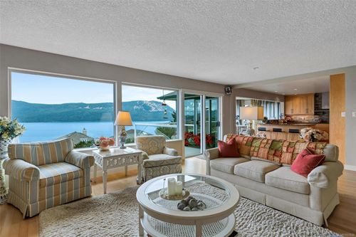 541 Cedar Cres, Cobble Hill, BC, V8H0K8 | Card Image