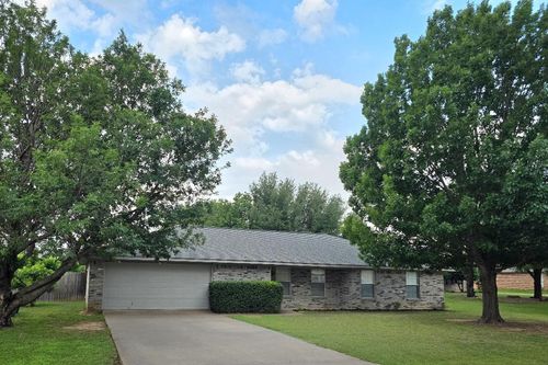 5324 Mission Cir, Granbury, TX, 76049-5389 | Card Image