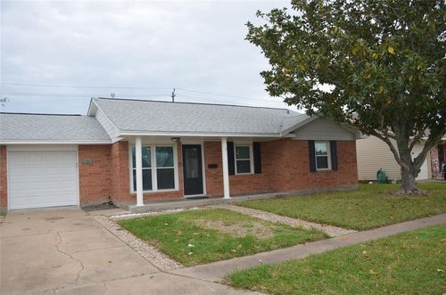 2806 Pine St, Galveston, TX, 77551-1540 | Card Image