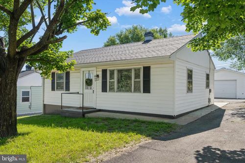 611 State Cir, Martinsburg, WV, 25401-4041 | Card Image