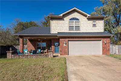 1100 Se Phoenix Street, House other with 3 bedrooms, 2 bathrooms and null parking in Bentonville AR | Image 1