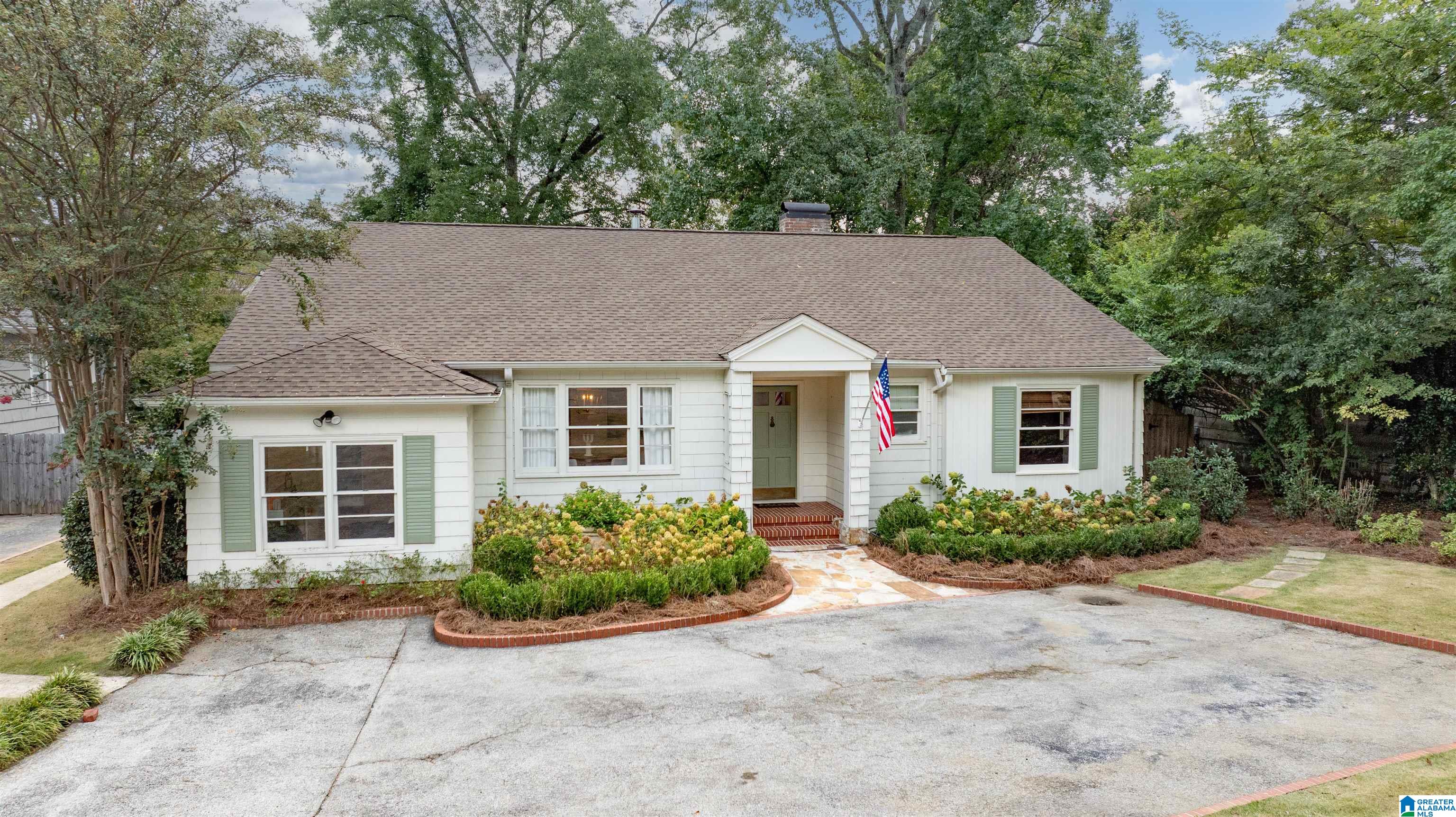Pine Crest Rd, Mountain Brk, AL 35223