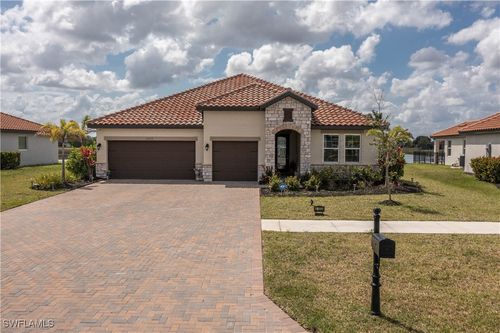 2055 Grove Dr, NAPLES, FL, 34120-7575 | Card Image