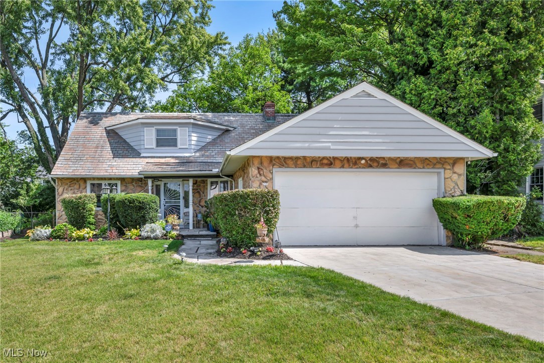 Hereford Rd, Cleveland Heights, OH 44118