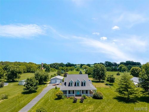 2100 Steinkoenig School Rd, Highland, IL, 62249-4004 | Card Image