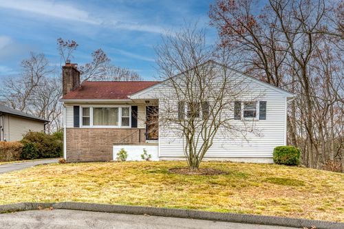 1024 Willard Rd, Orange, CT, 06477-1028 | Card Image