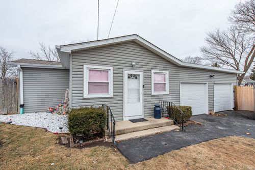 42478 Lake Ave, Antioch, IL, 60002-8394 | Card Image