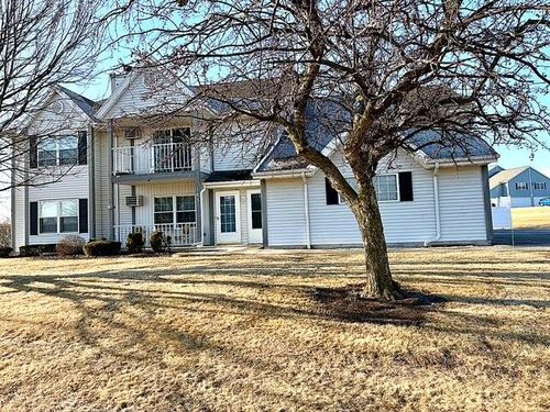 183 Minz Park Cir, West Bend, WI, 53095-5246 | Card Image