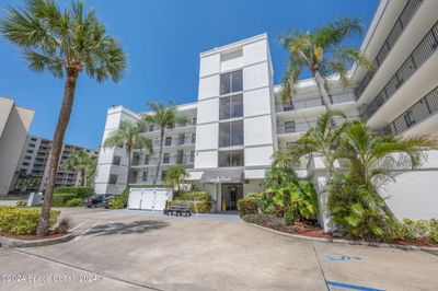 413 - 7400 Ridgewood Avenue, Condo with 1 bedrooms, 2 bathrooms and null parking in Cape Canaveral FL | Image 1