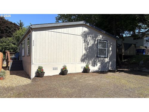 602 Se Quay Ave, Lincoln City, OR, 97367-3033 | Card Image