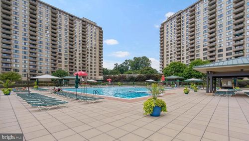 303s-5225 Pooks Hill Rd, BETHESDA, MD, 20814-2012 | Card Image